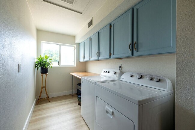 Building Photo - Charming 3BR House in Phoenix