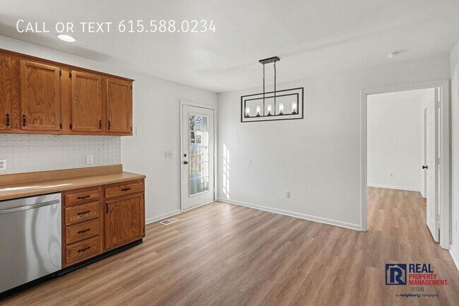 Building Photo - 1505 Chapman Ln