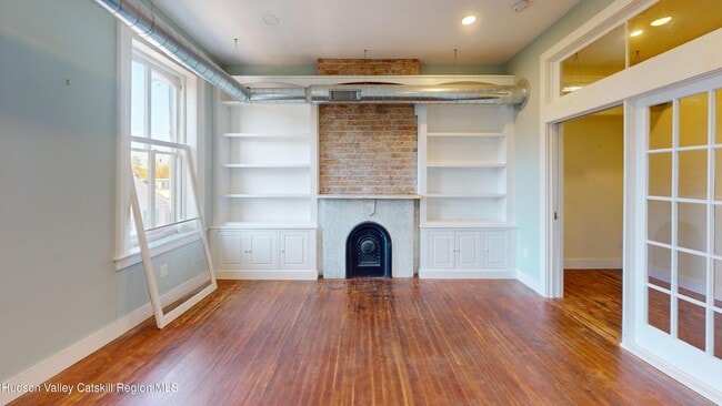 Building Photo - 33 Main St