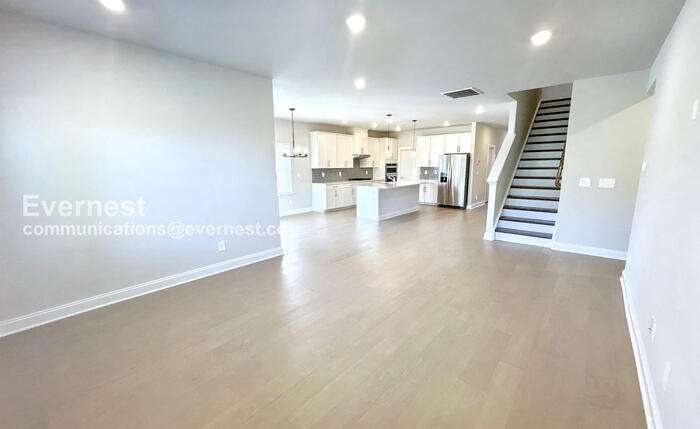 Building Photo - 4597 Winslet Dr