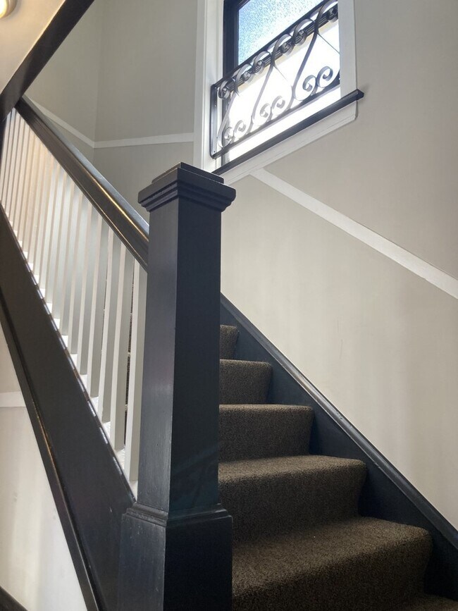 Building Photo - 619 Washington Blvd