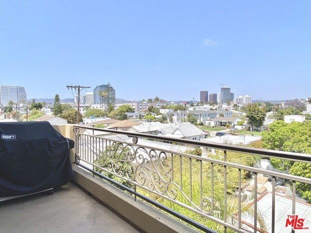 Building Photo - 1530 Centinela Ave