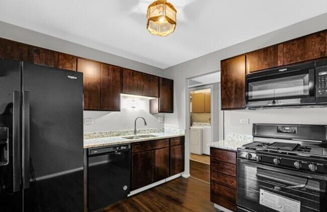 Building Photo - 609 Hanover Ct