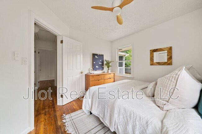 Building Photo - 2855 Monticello Pl