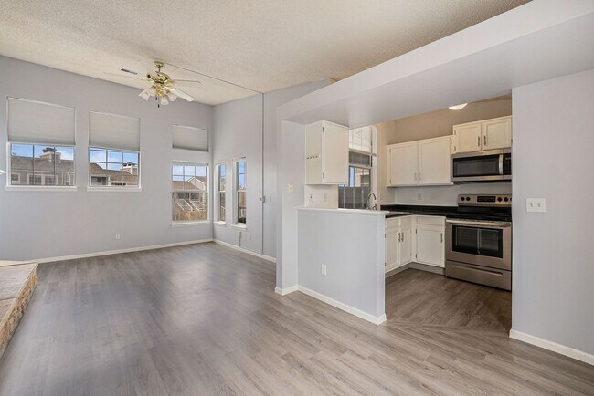 Building Photo - Lake Views in the City! **Move-In Special**