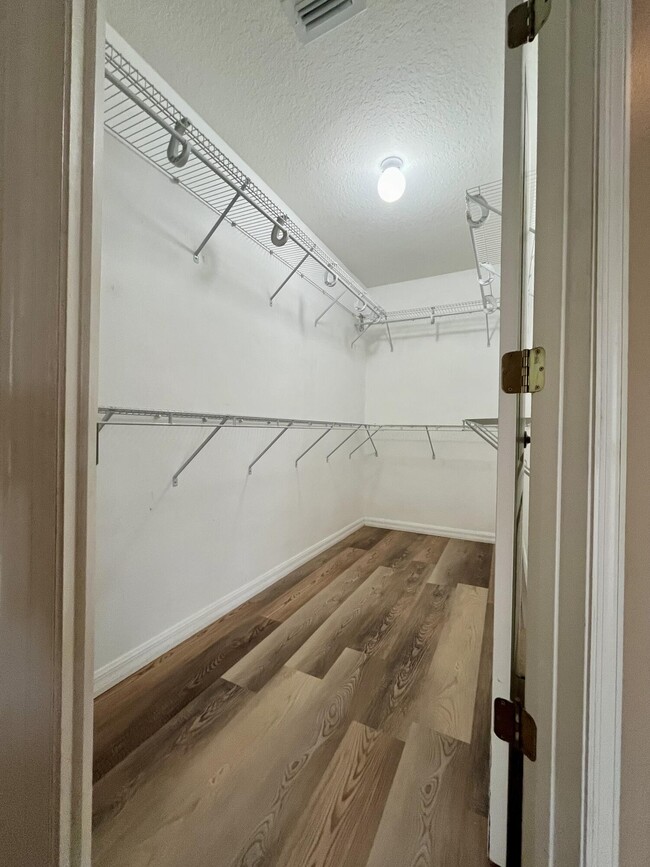 Building Photo - 4914 Worthington Cir