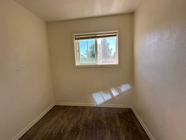 Building Photo - 318 McCourt St