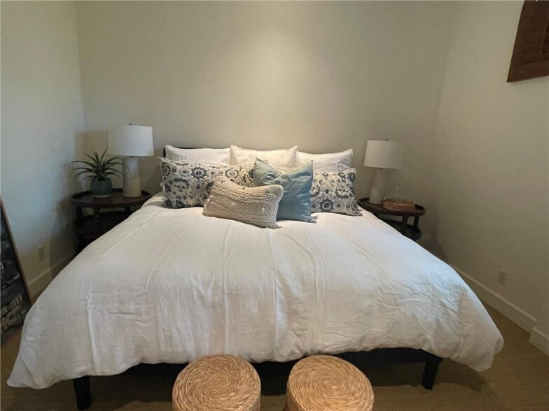 Building Photo - 56145 Village Dr