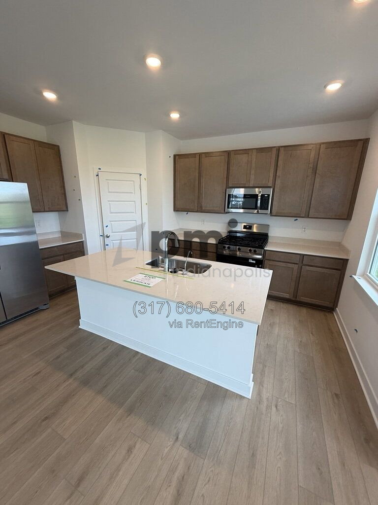 Building Photo - 16067 Cloud Nine Dr
