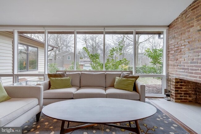 Building Photo - 3315 Pendleton Dr