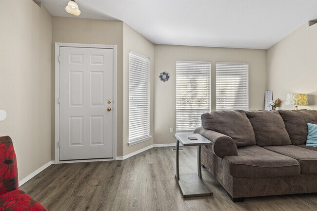 Building Photo - 7302 Bay Meadows Dr