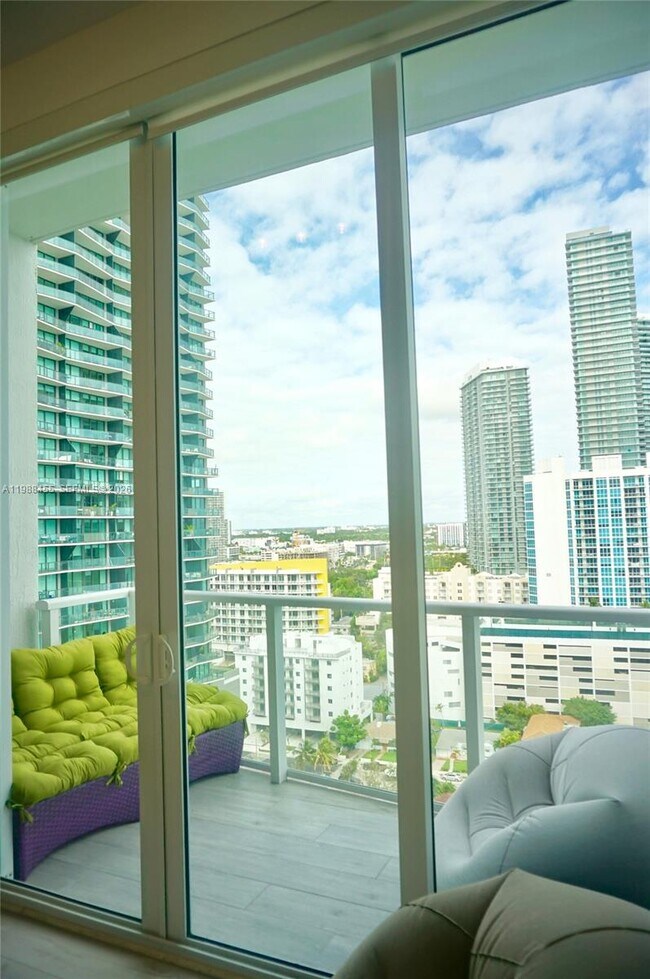 Building Photo - 601 NE 27th St