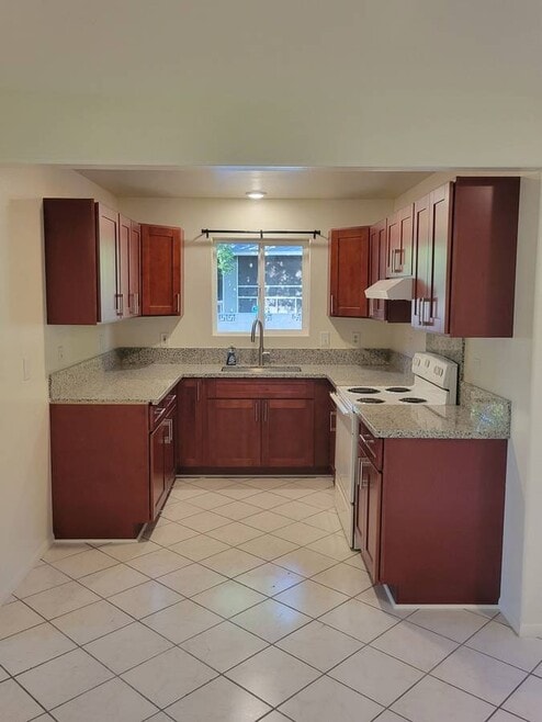 Building Photo - 310 Humupea St