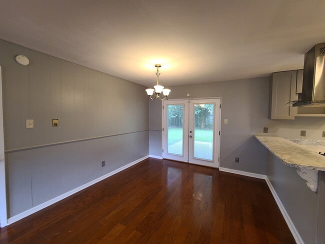 Building Photo - 2027 St Nick Dr