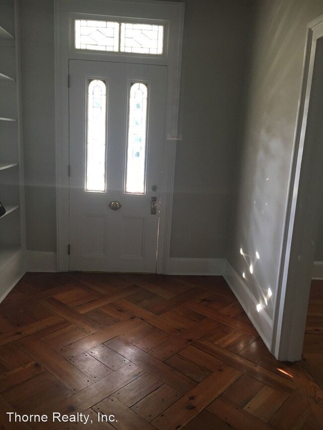 Building Photo - 4 br, 3 bath House - 205 W Baker Street