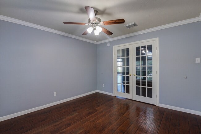 Building Photo - 3403 Kerr Ln