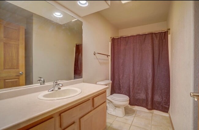 Building Photo - 2904 Kentville Dr