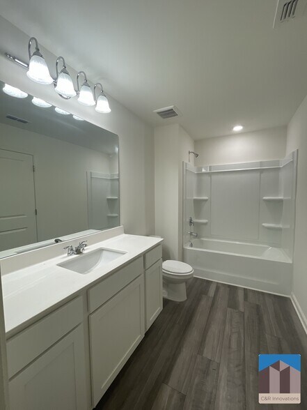 Building Photo - 3529 Condor Ct SW