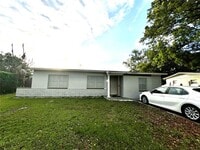 Building Photo - 5009 Deauville Dr
