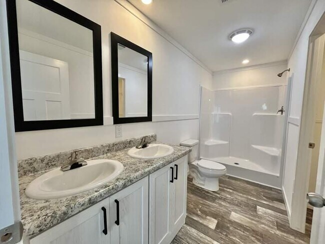 Building Photo - 16830 Oak Leaf Ct