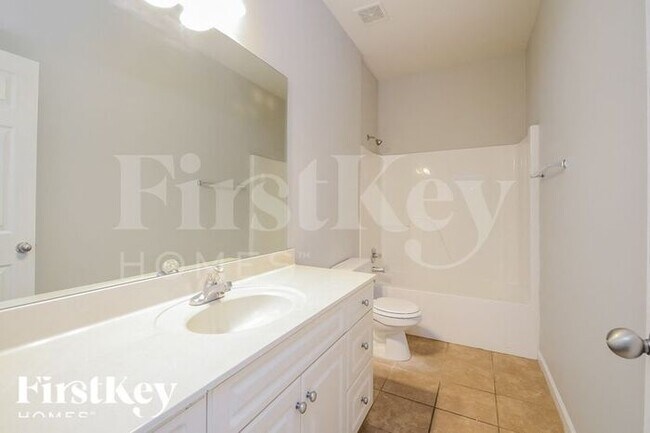 Building Photo - 2216 Spaulding Pl