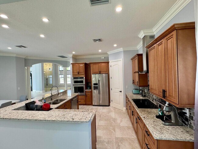 Building Photo - 134 SE Fiore Bello