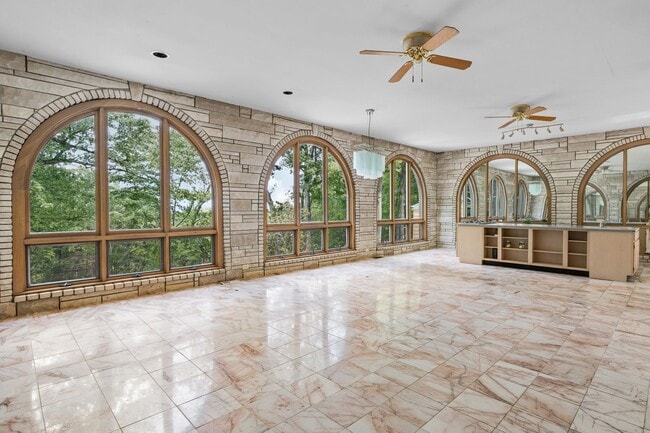 Building Photo - 5729 Stoneway Trail