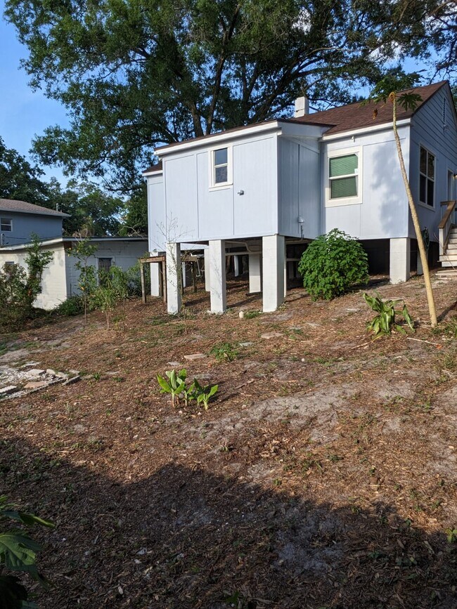 Building Photo - 8410 N 11th St