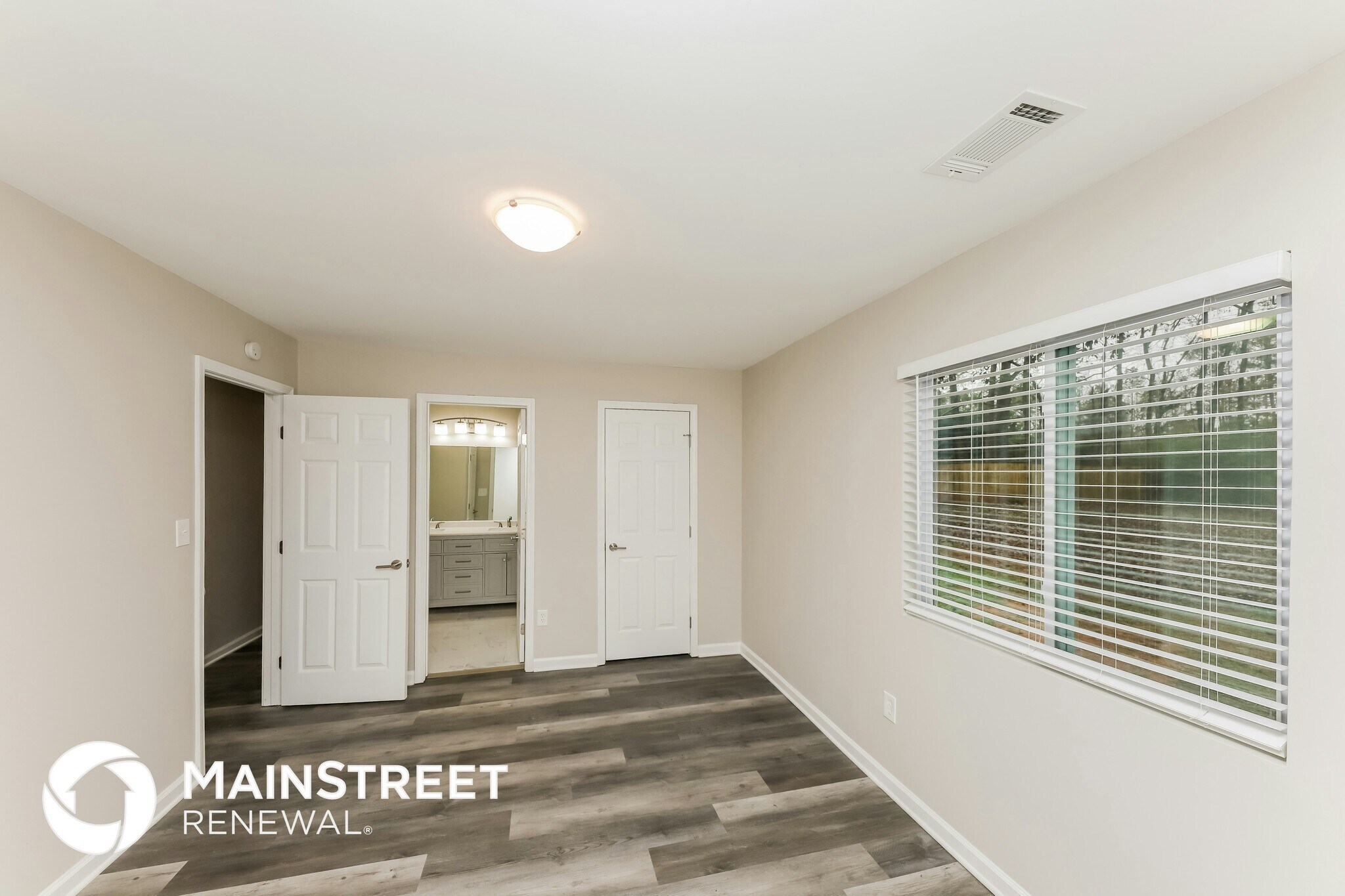 Building Photo - 3539 Meadowview Dr