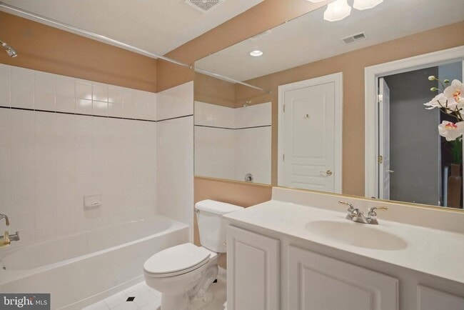 Building Photo - 400 Long Trail Terrace
