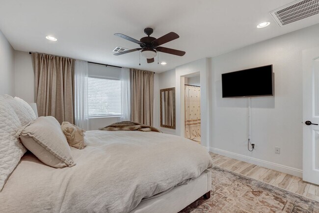 Building Photo - Providence Las Vegas 3 Bed and 3 Bath Home with Gated Community, Modern Upgrades & Resort-Style A...