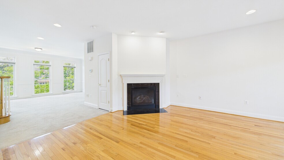 Building Photo - 25807 Turlough Ter