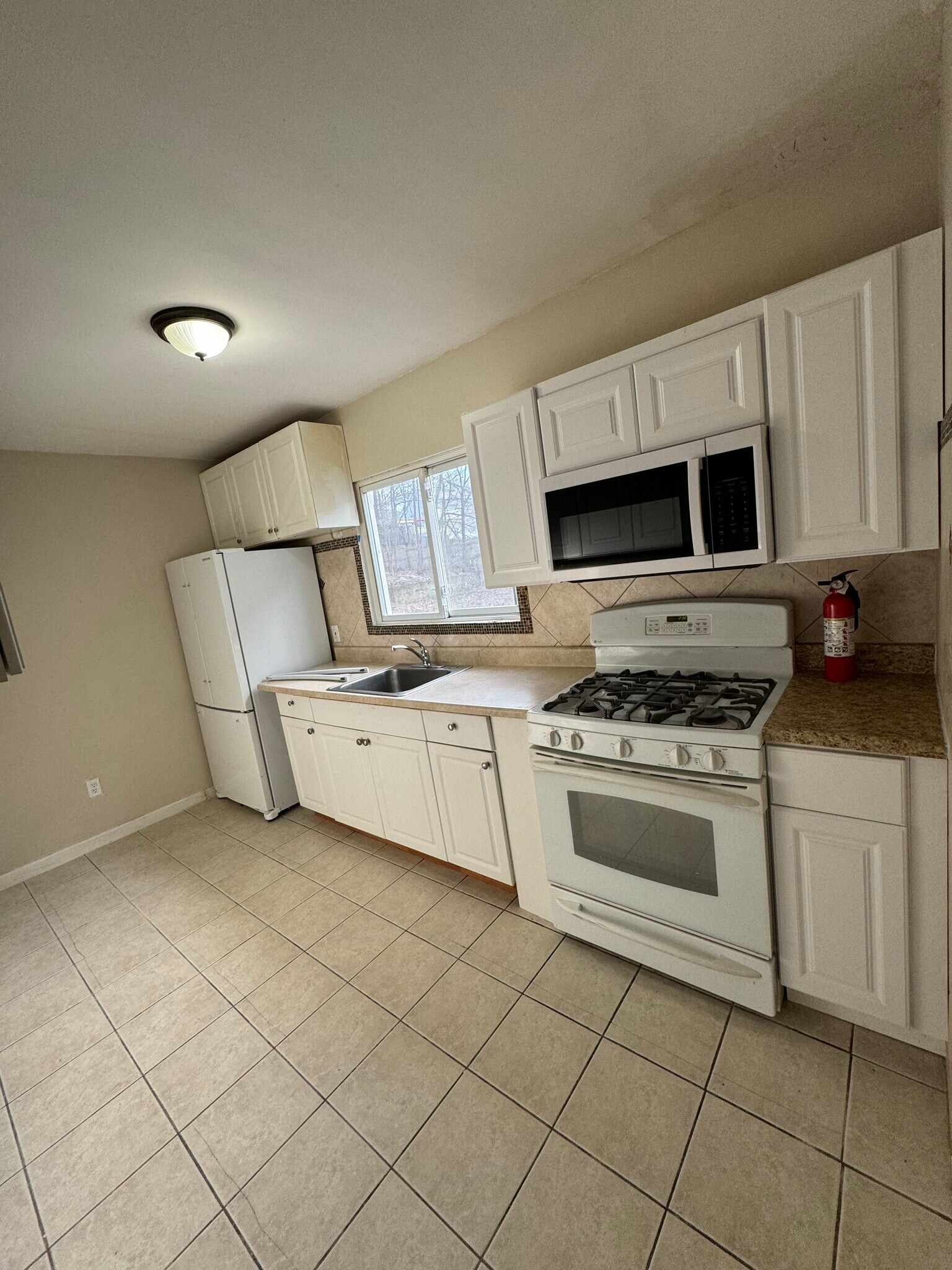 Building Photo - 189 Summer St