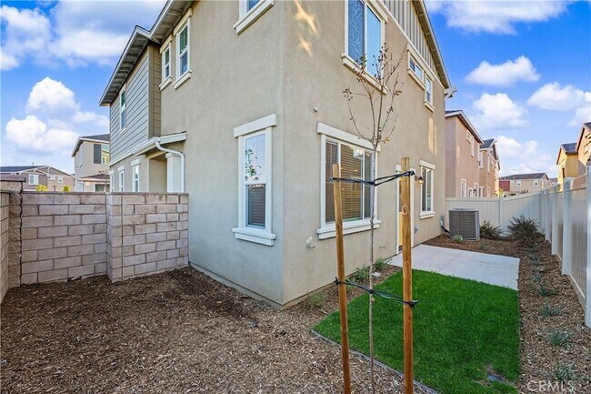 Building Photo - 28506 Via Priorat