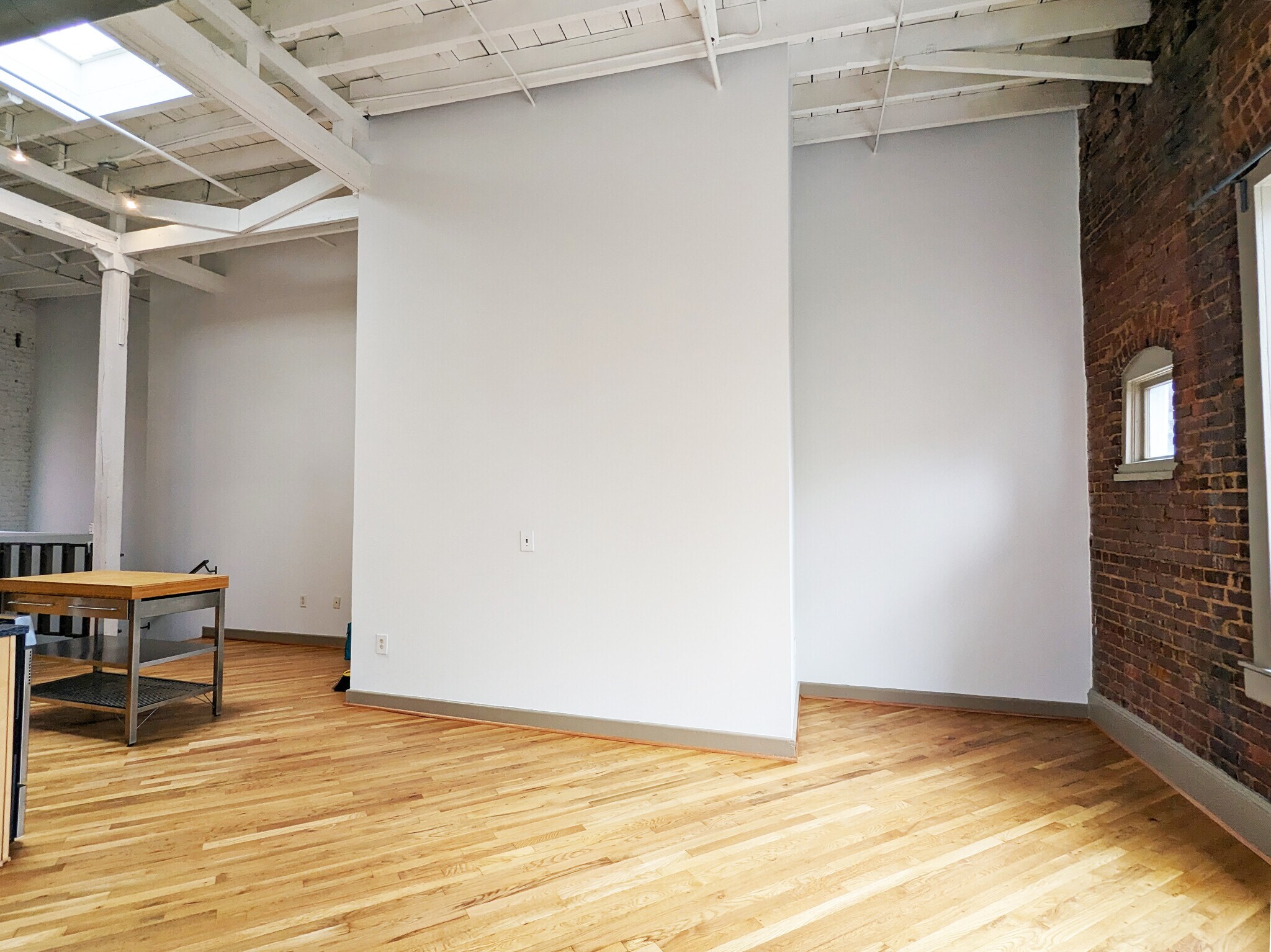 Building Photo - 215A Mitchell St SW