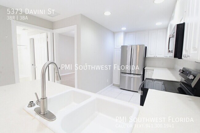 Building Photo - 5373 Davini St