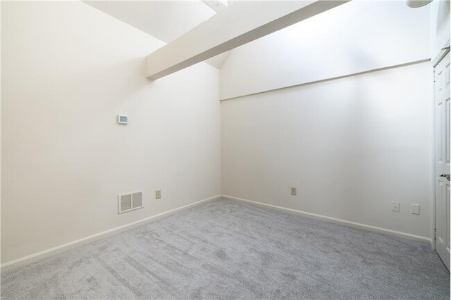 Building Photo - 206 Montoya Dr
