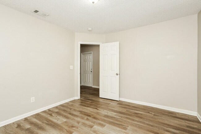 Building Photo - 3272 Net Ct