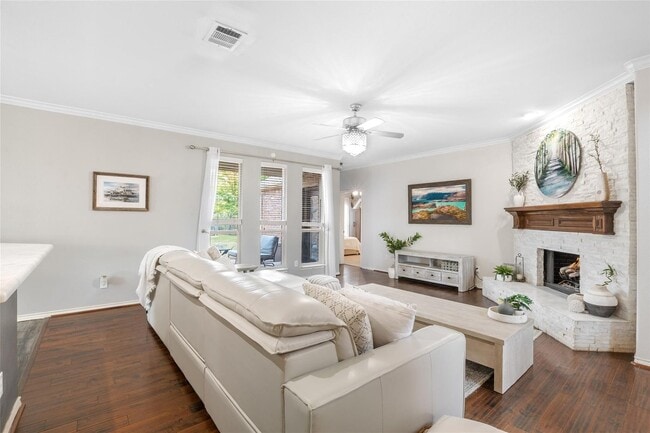 Building Photo - Resort-Style Living in the Heart of Dalton Ranch