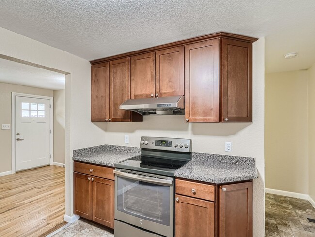 Building Photo - Cozy 3 Bed in the Highlands COMING SOON!!!!
