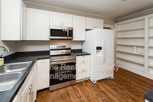 Building Photo - 1010 Yorktown Dr