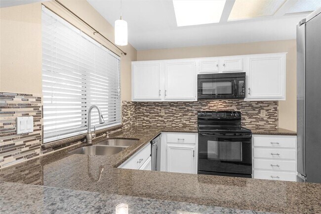 Building Photo - 9019 Driftstone Dr
