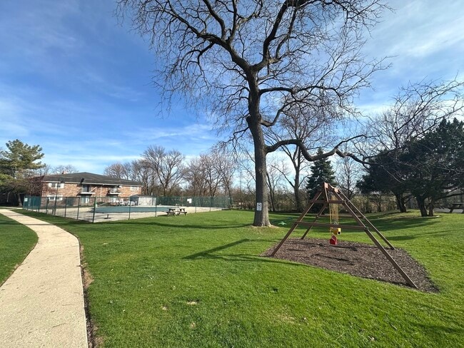 Building Photo - 2331 Ogden Ave