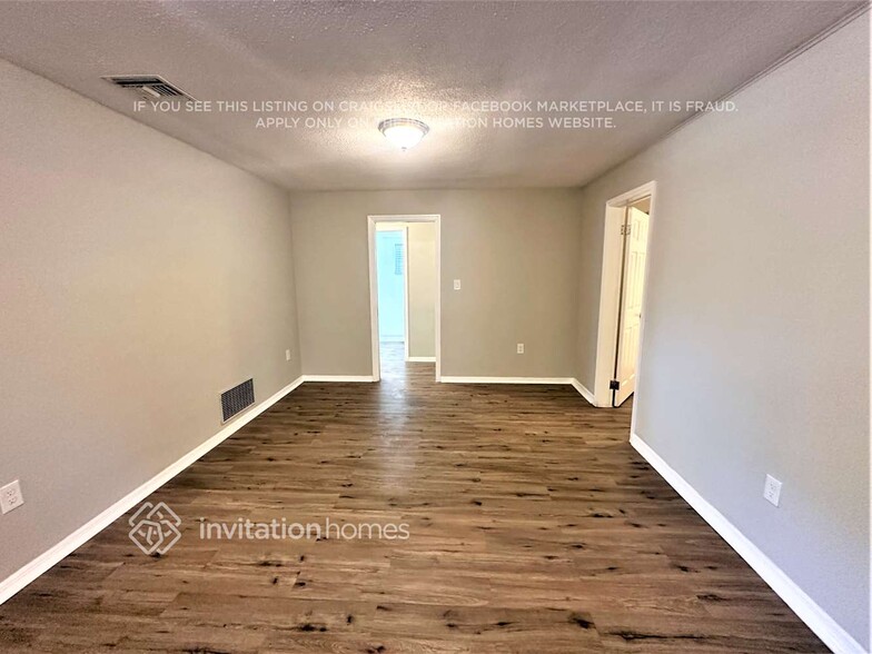 Building Photo - 5521 Westbury Dr