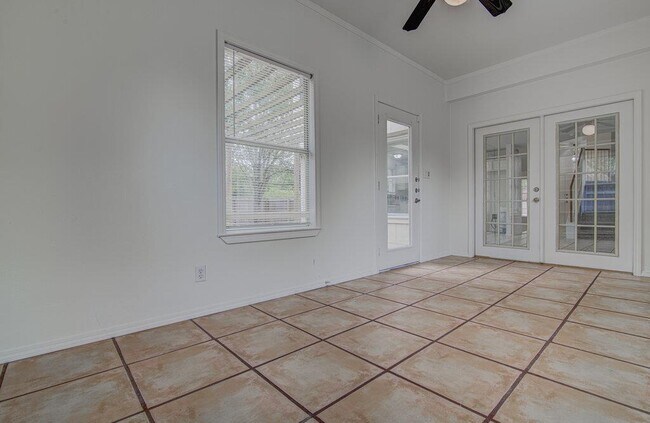Building Photo - 4300 Companeros Way