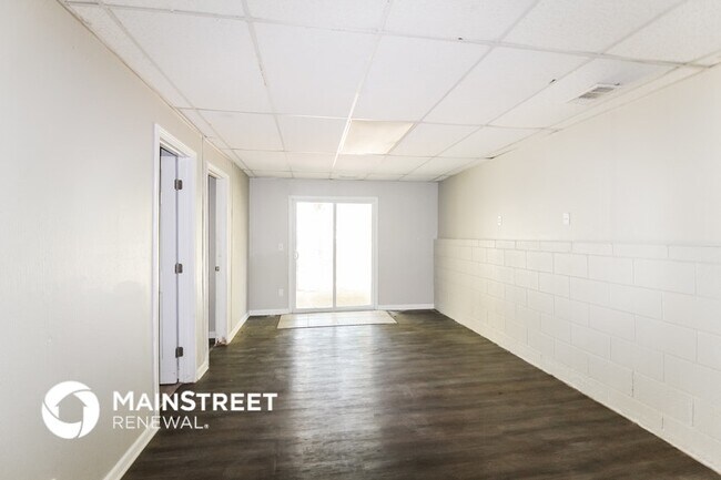 Building Photo - 4809 Shallow Farm Dr NE