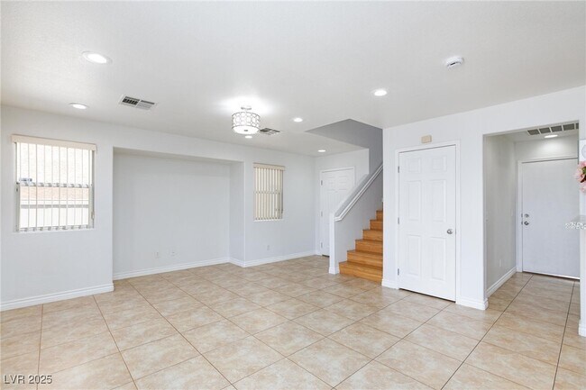 Building Photo - 7859 Windhamridge Dr