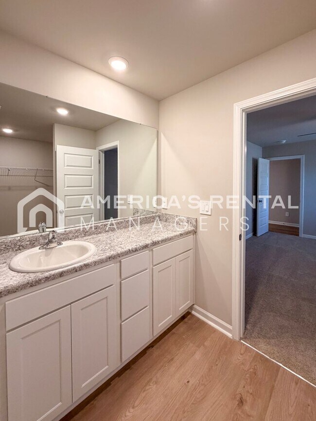 Building Photo - Modern Comfort Awaits in Mize Meadows Brand New Construction with Open Floor Plan!