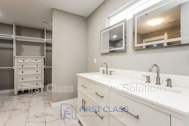 Building Photo - 3605 NW 52nd St