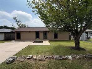Building Photo - 11101 Elm St